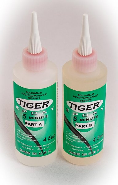 Отвердитель клея для наклеек "Tiger" 2 oz Отвердитель клея для наклеек "Tiger" 2 oz