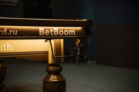 Стол / пирамида "Русский Гранд" (12 футов, 8 ног, 45мм камень) борта дуб, лузы премиум