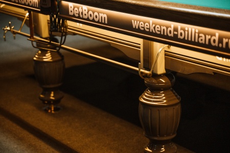 Стол / пирамида "Русский Гранд" (12 футов, 8 ног, 45мм камень) борта дуб, лузы премиум